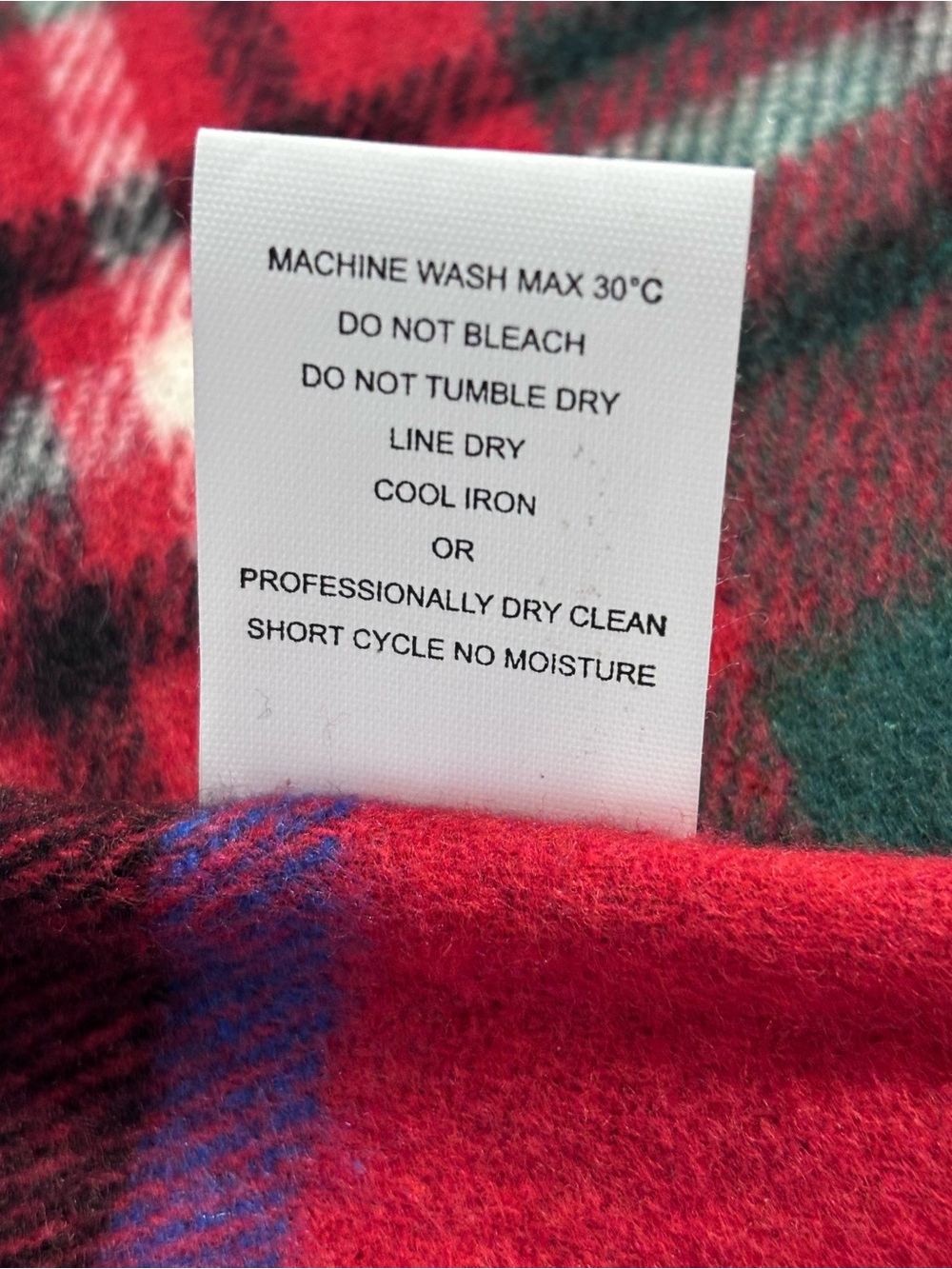 NIDO NOTTE Italy Tartan Plaid Throw Blanket 52x67 w/ Box Red Fringe Cotton Blend - Picture 8 of 8